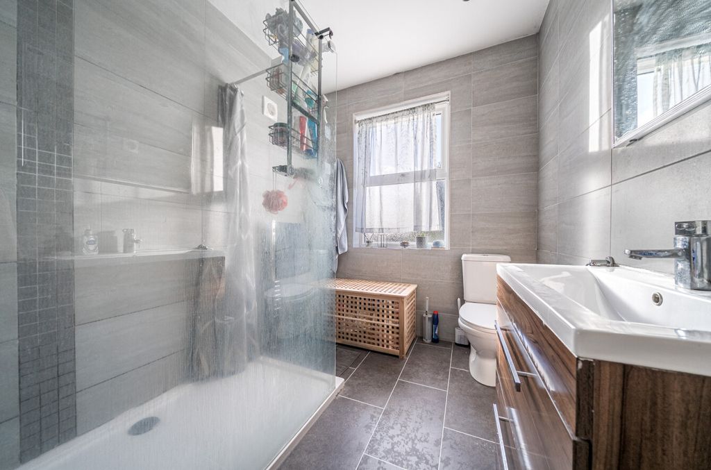 Additional image 10 of 3 bed semi-detached house for saleHaslemere, Surrey GU27