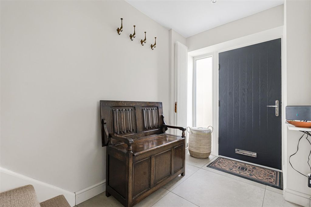 Property photo 3 of 18 11_54721.Jpg