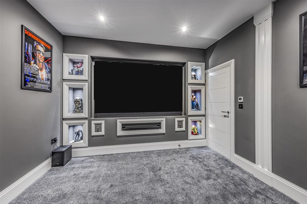 Property photo 2 of 48 31 Lovedean Lane, Waterlooville-Porticomarketing-S