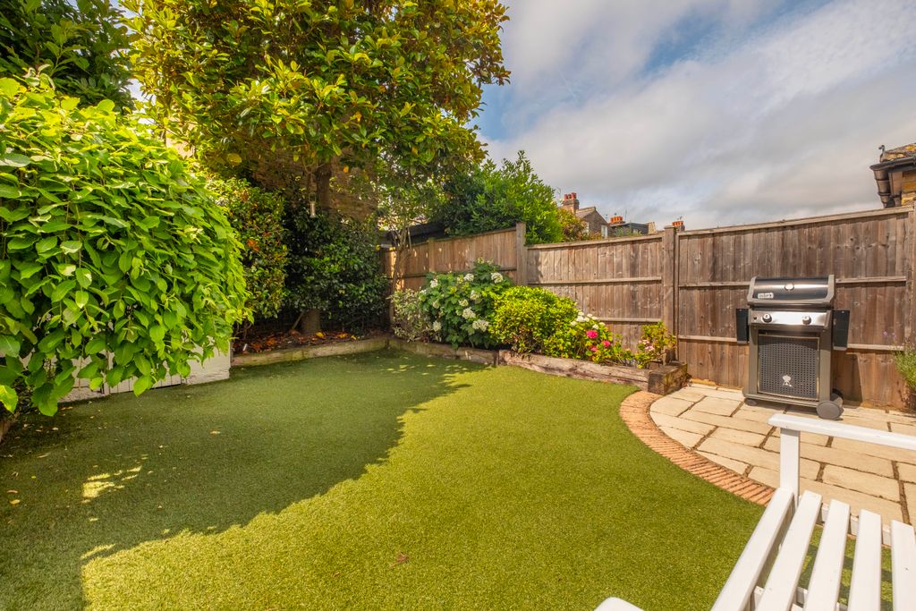 Property photo 2 of 15