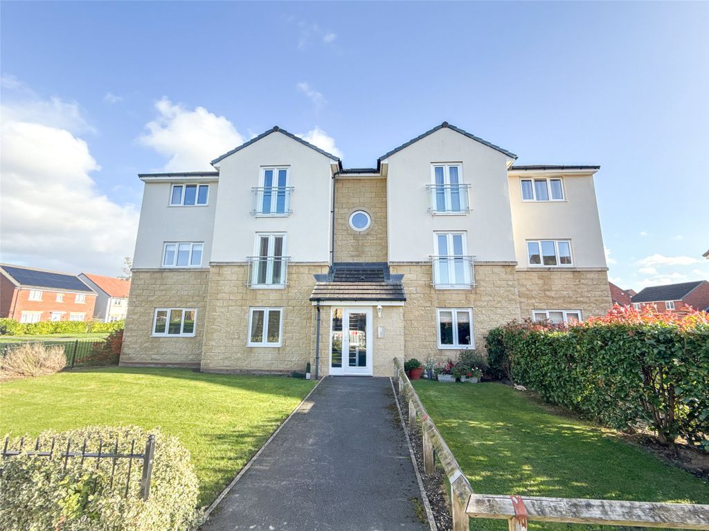 Property photo 1 of 17 External