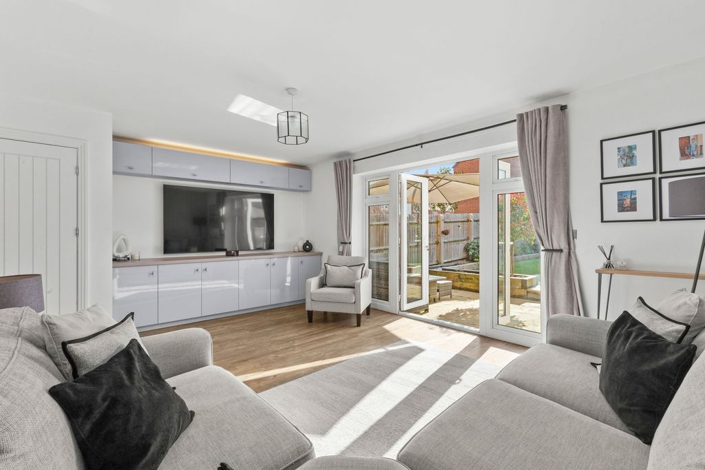 Property photo 3 of 13