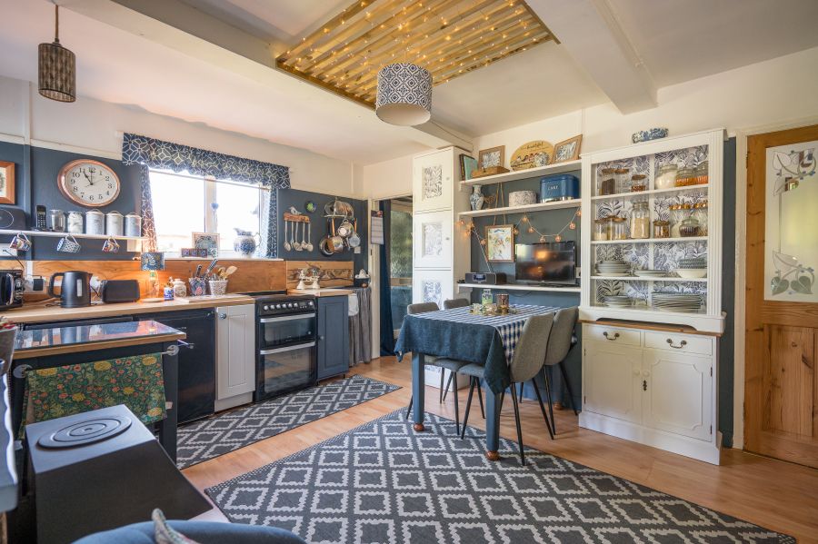 Property photo 3 of 18 Js-7