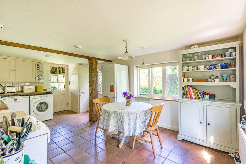 Property photo 3 of 22 Kitchen/Breakfast Rm