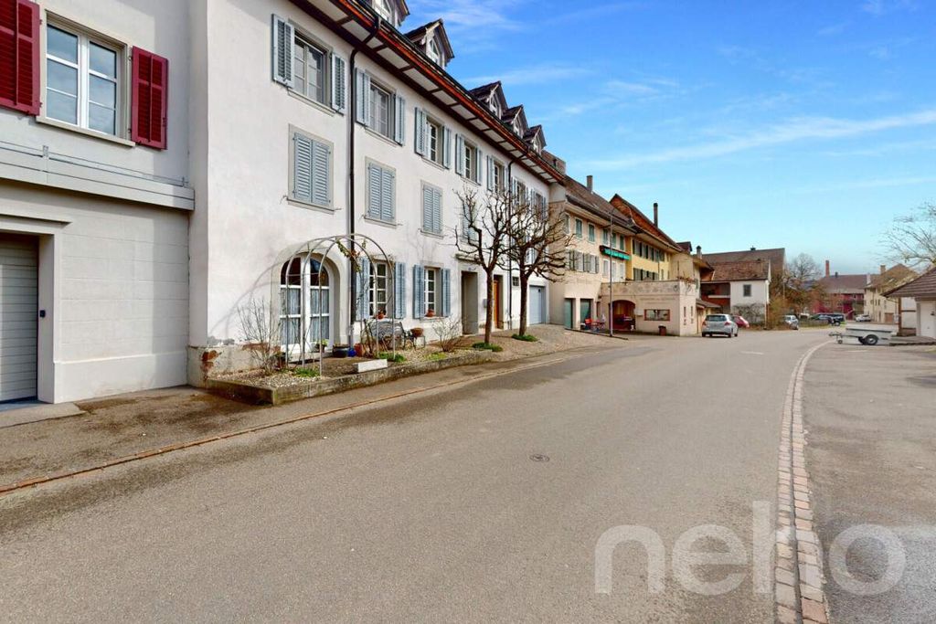 Property photo 2 of 13