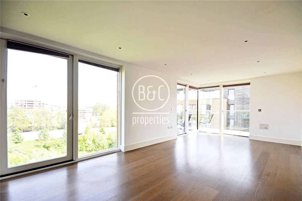 Property photo 3 of 17 Picture No. 25