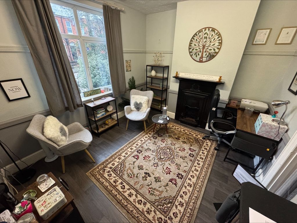 Property photo 1 of 2