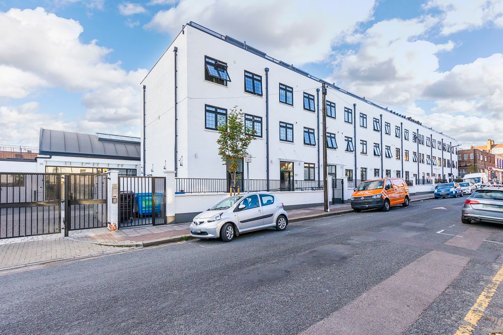 Property photo 1 of 10