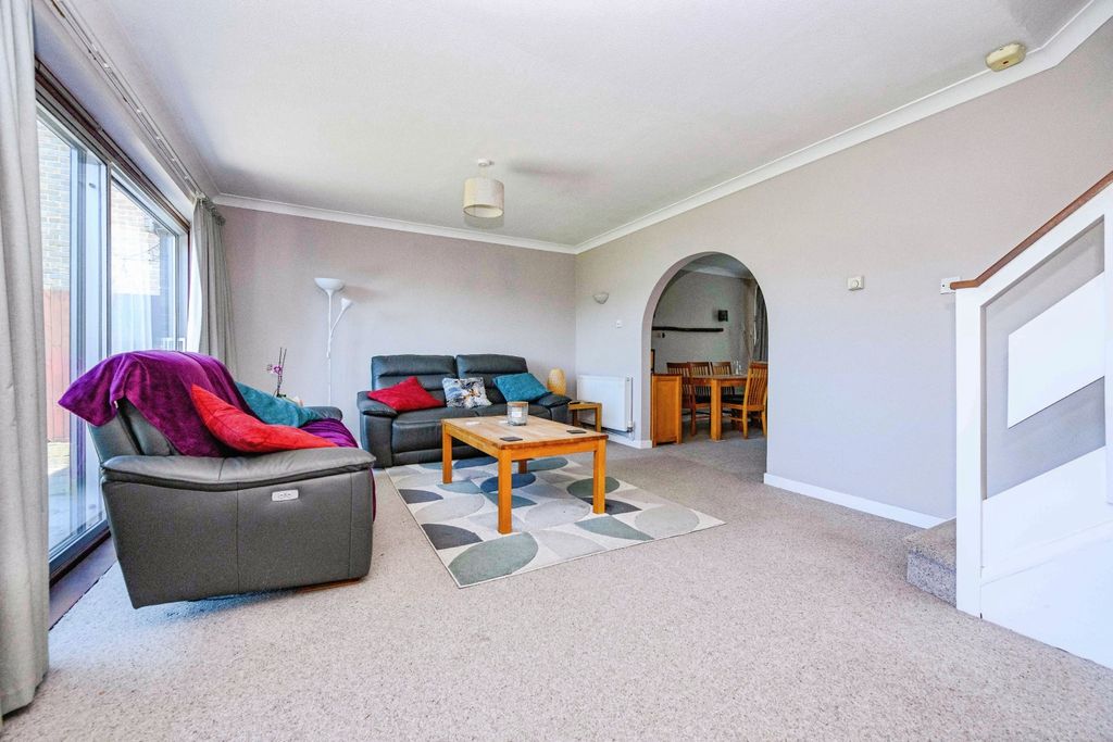 Property photo 3 of 20