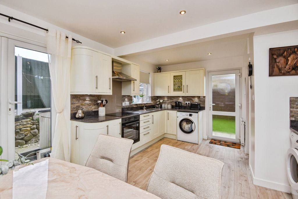 Property photo 2 of 20 Kitchen Diner