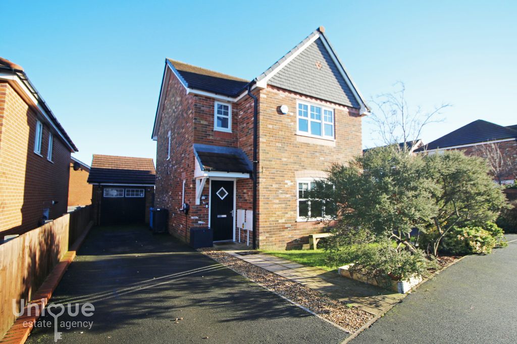 Property photo 2 of 24