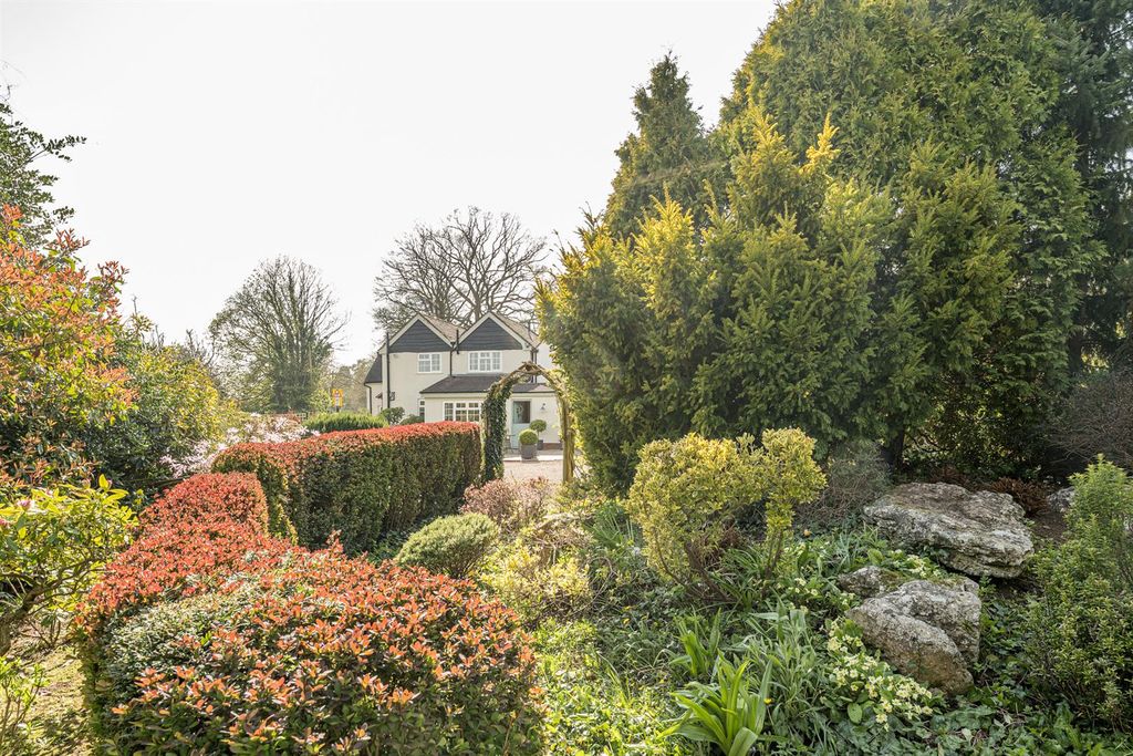Property photo 2 of 49