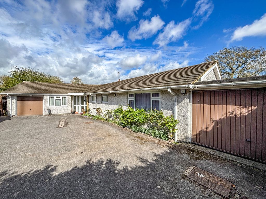 Property photo 2 of 32