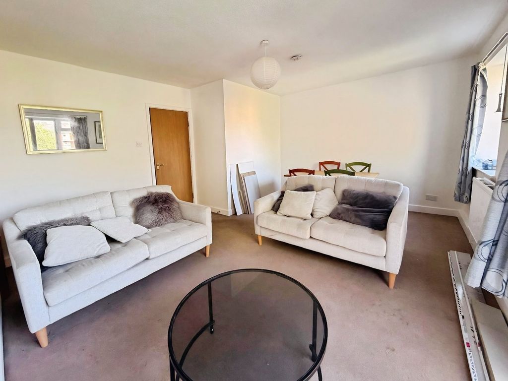 Property photo 2 of 13 Picture No. 24