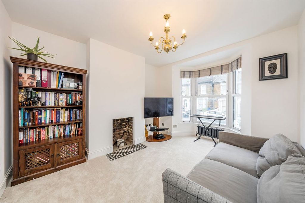 Property photo 2 of 11