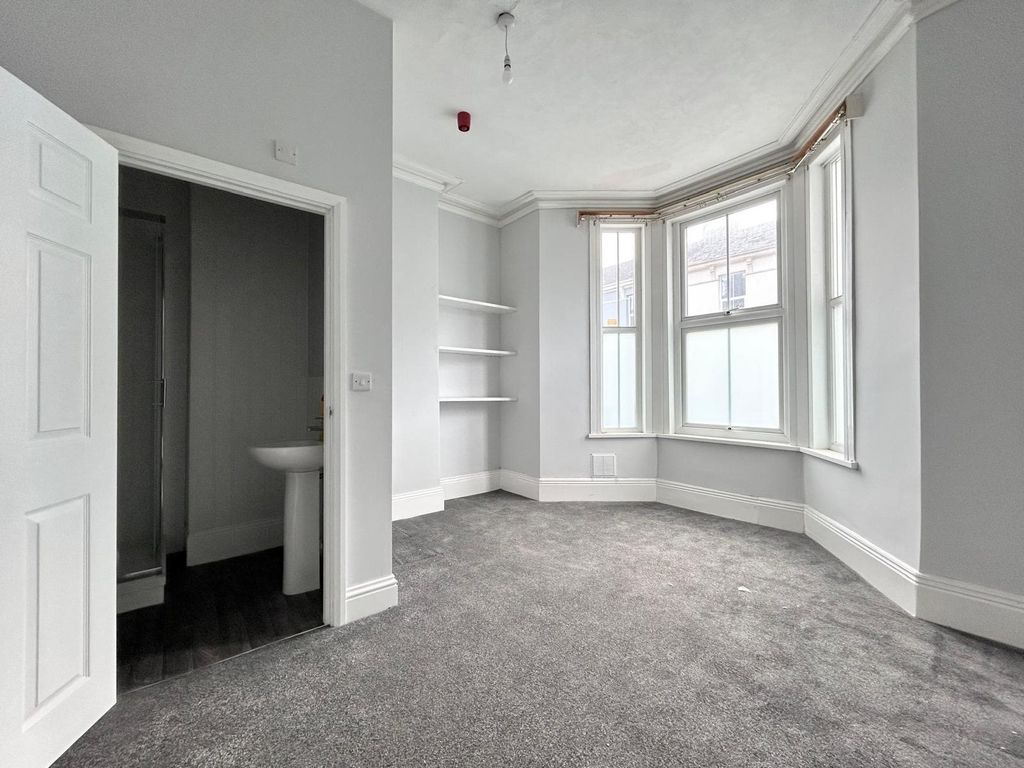 Property photo 1 of 4 Image00023