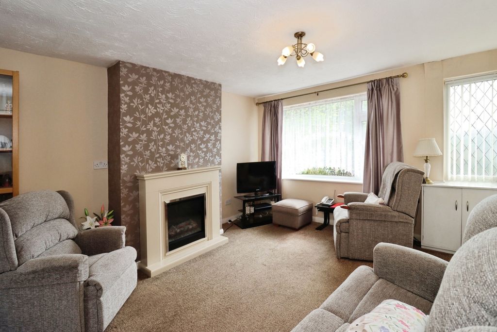 Property photo 2 of 17 Photo