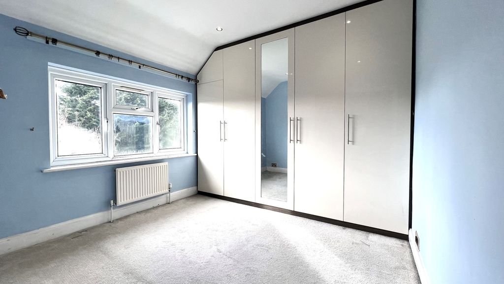 Property photo 3 of 8 Bedroom 1