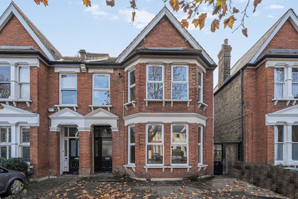 Property photo 1 of 12 External