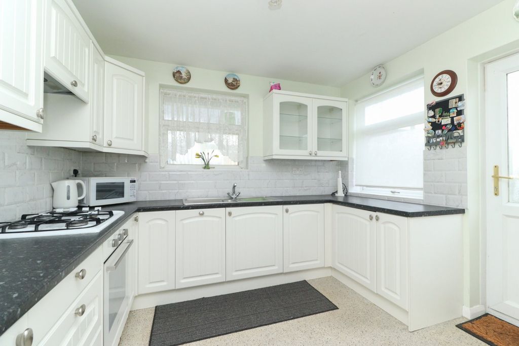 Property photo 3 of 12 Picture 3