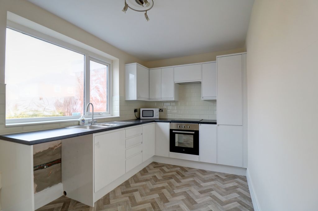 Property photo 1 of 20 Kitchen 1.3