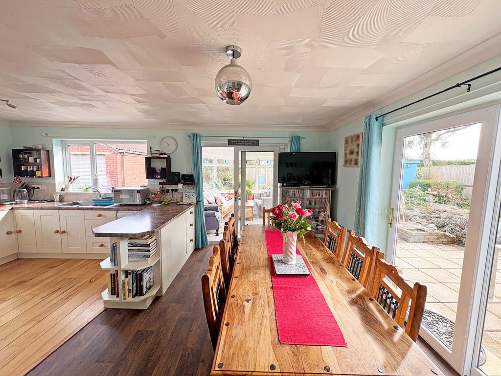 Property photo 3 of 22