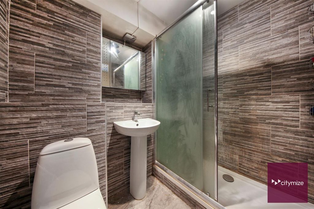 Property photo 1 of 16 Shower Room