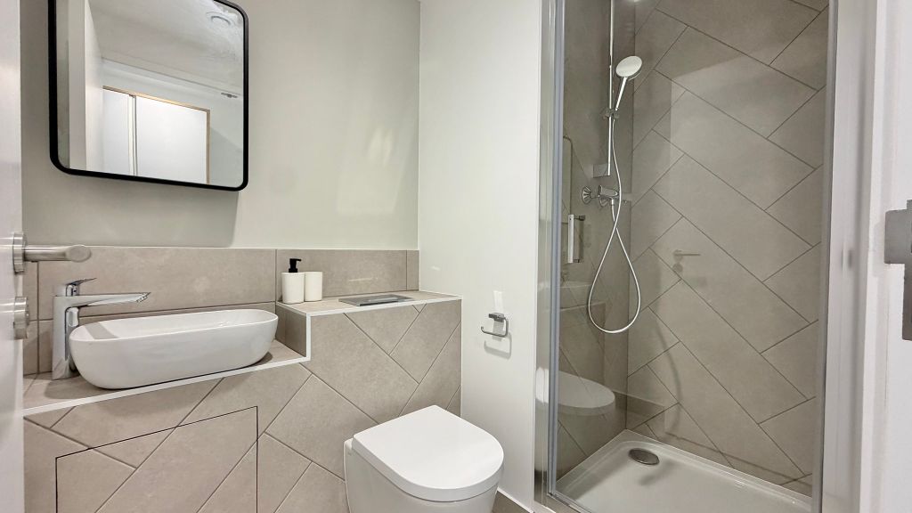 Property photo 3 of 25 Bathroom