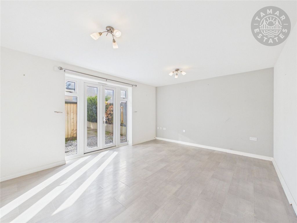 Property photo 2 of 16 Lounge/Dining Room