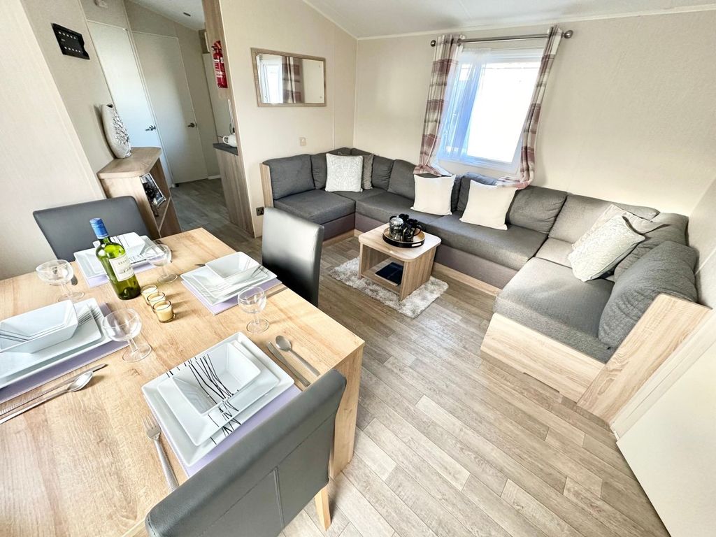 Property photo 1 of 7 - Willerby Lymington For Sale