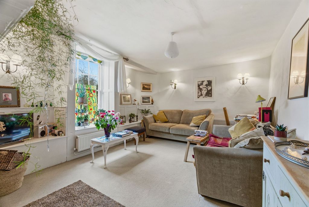 Property photo 2 of 22