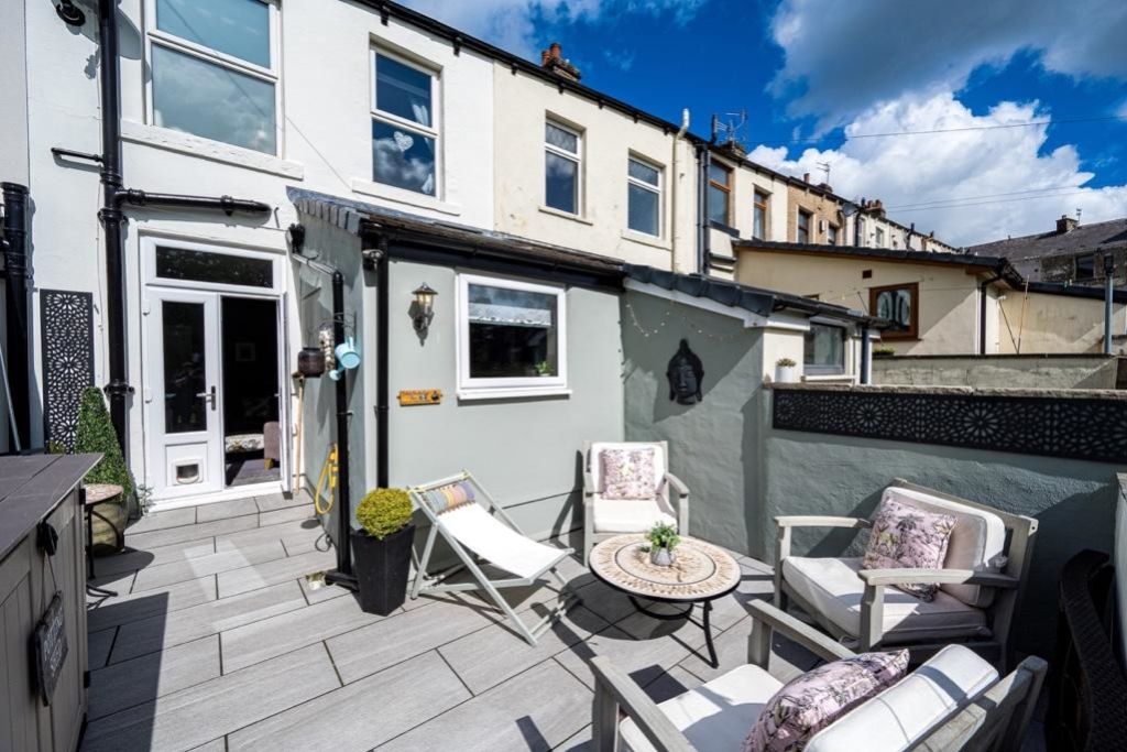 Property photo 3 of 17 Rear In Summer