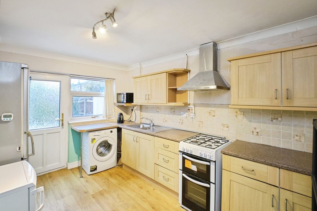 Property photo 3 of 20 Pbox-Img.Jpg