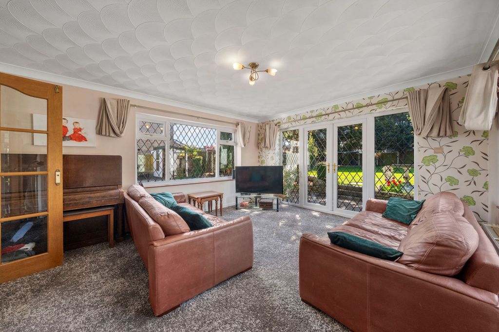 Property photo 3 of 33