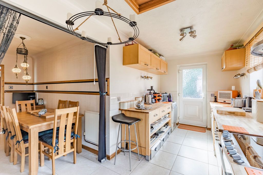 Property photo 3 of 20