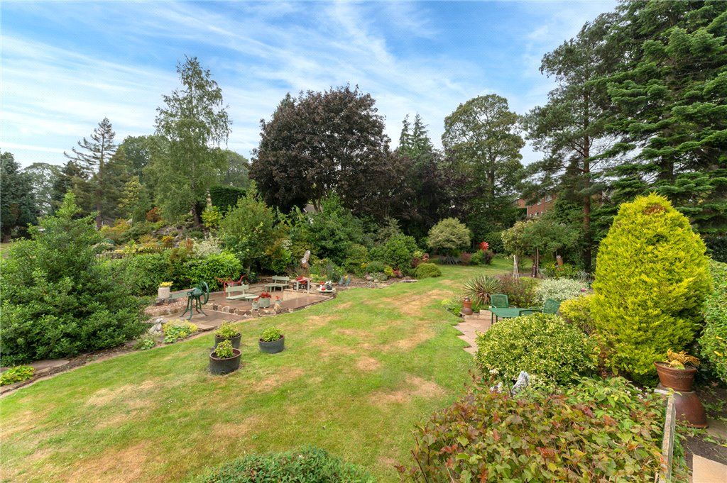 Property photo 2 of 40 Gardens