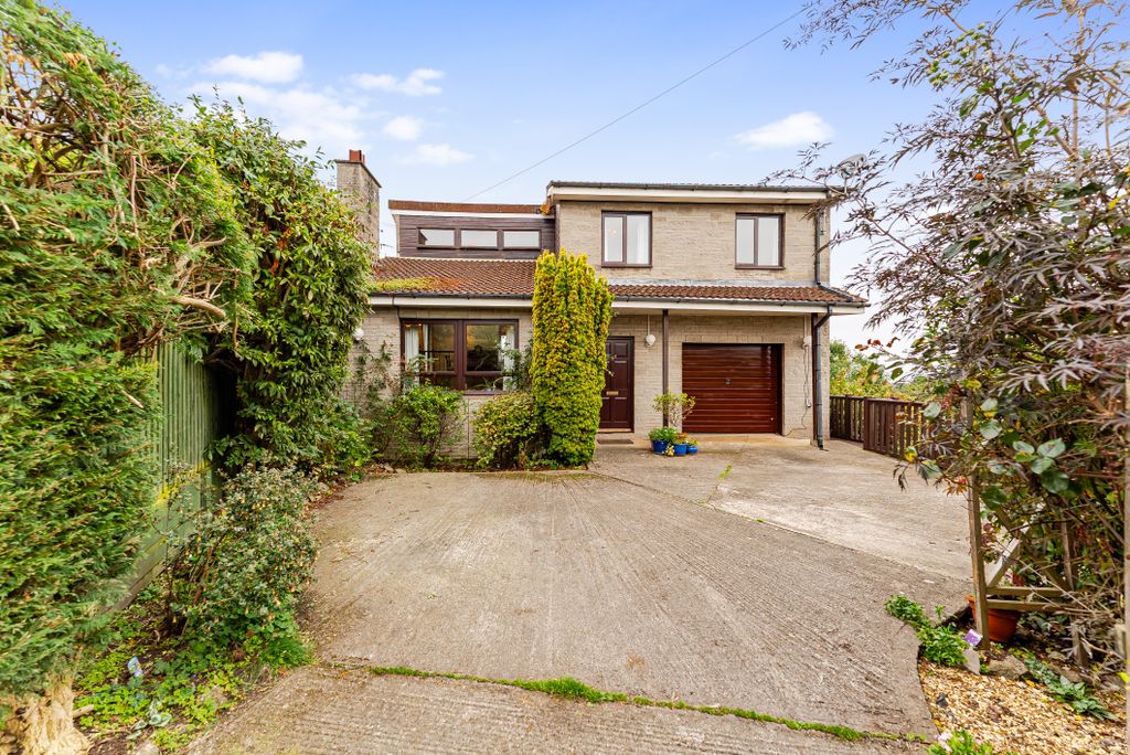 Property photo 2 of 39 Gallery