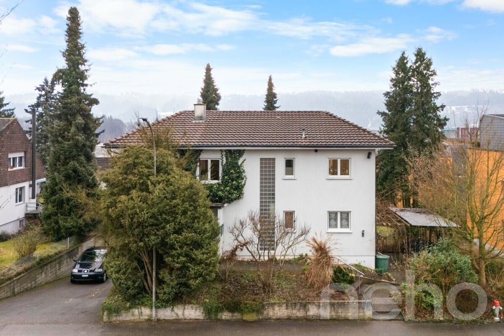 Property photo 2 of 12