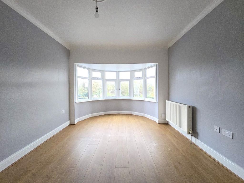 Property photo 2 of 12 Whatp Image 2025-11-24 At 14.03.34.Jpeg