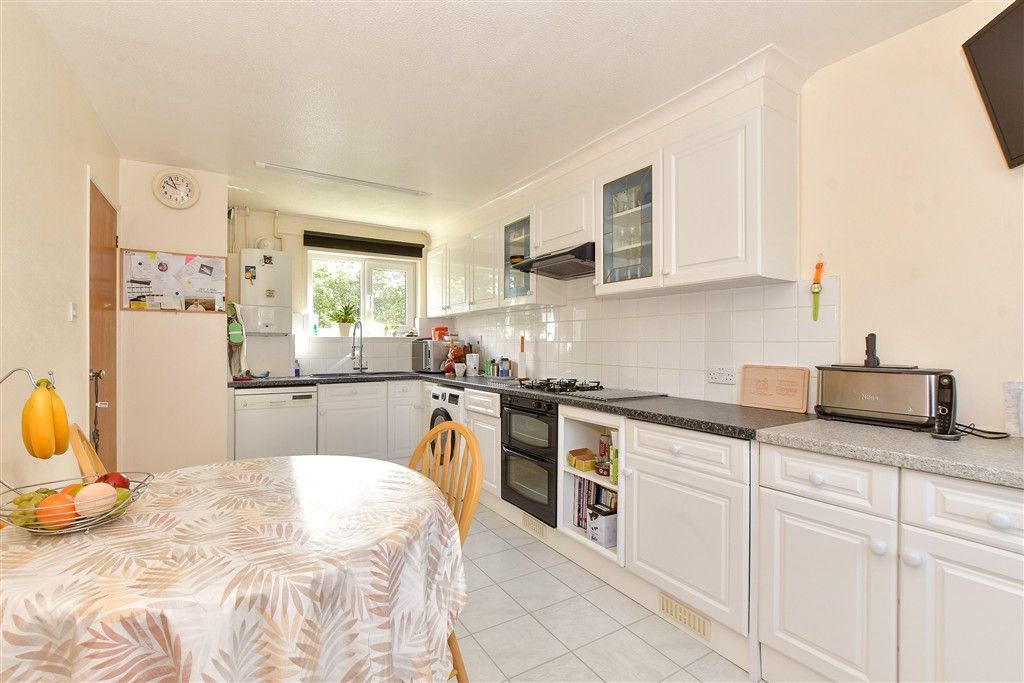 Property photo 3 of 10 Kitchen/ Dining Room