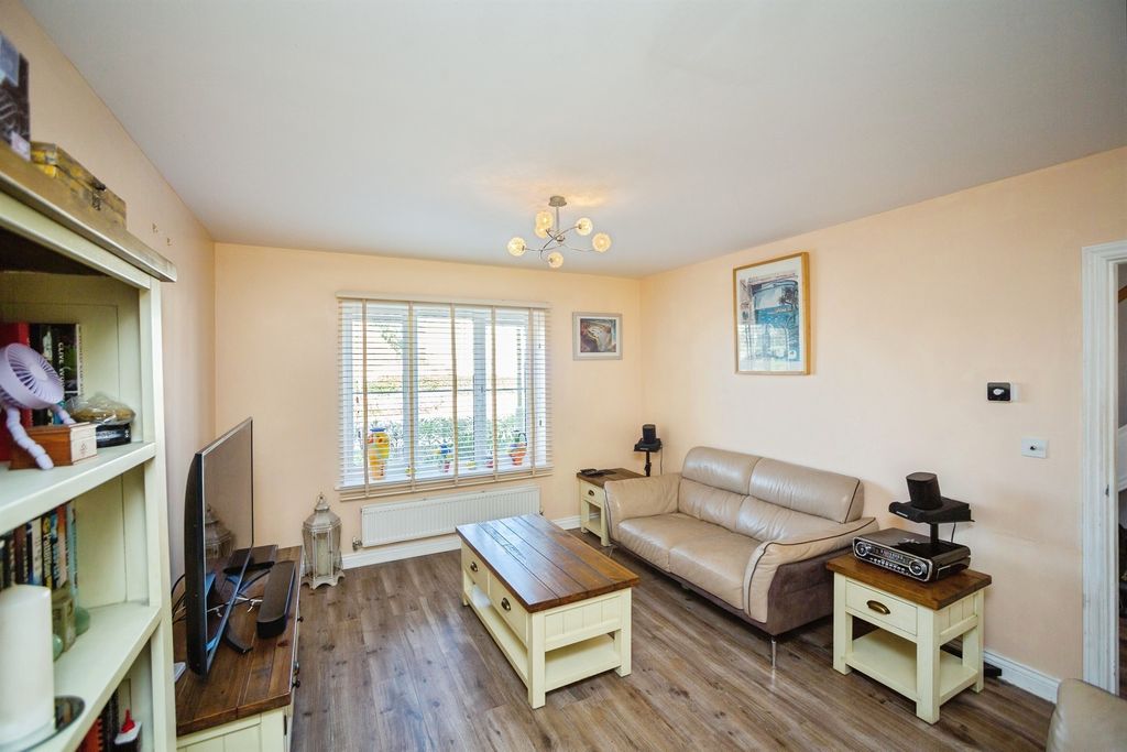 Property photo 3 of 15