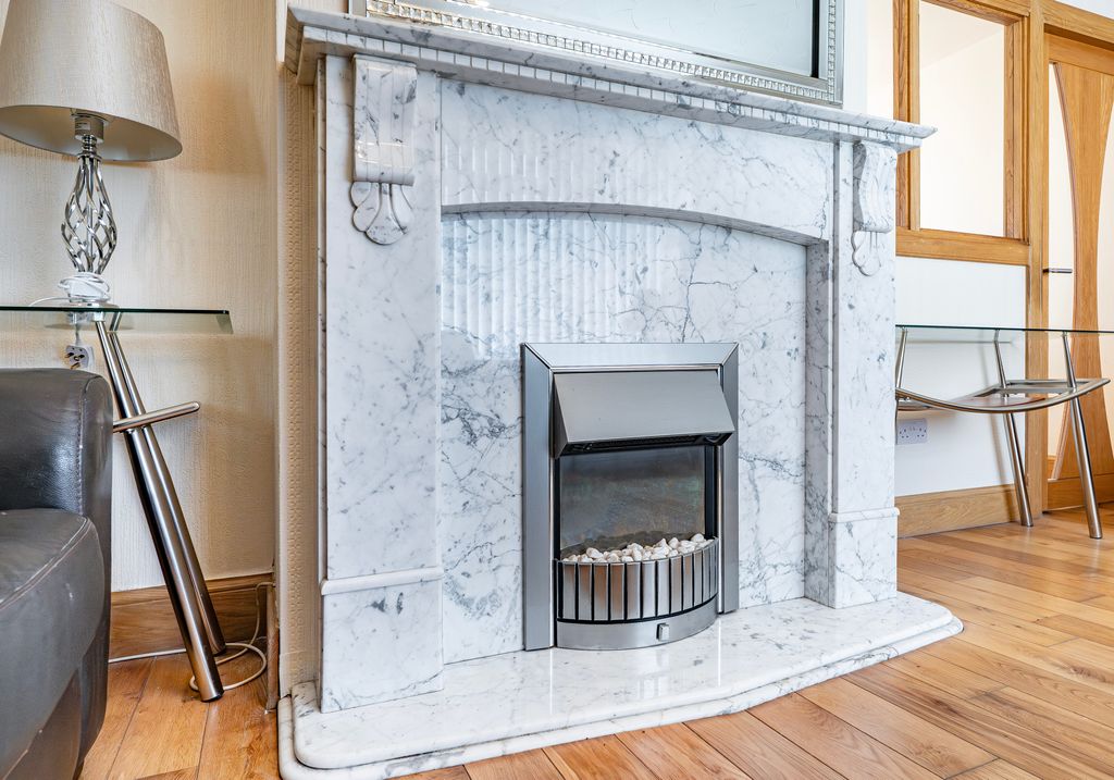 Property photo 3 of 37