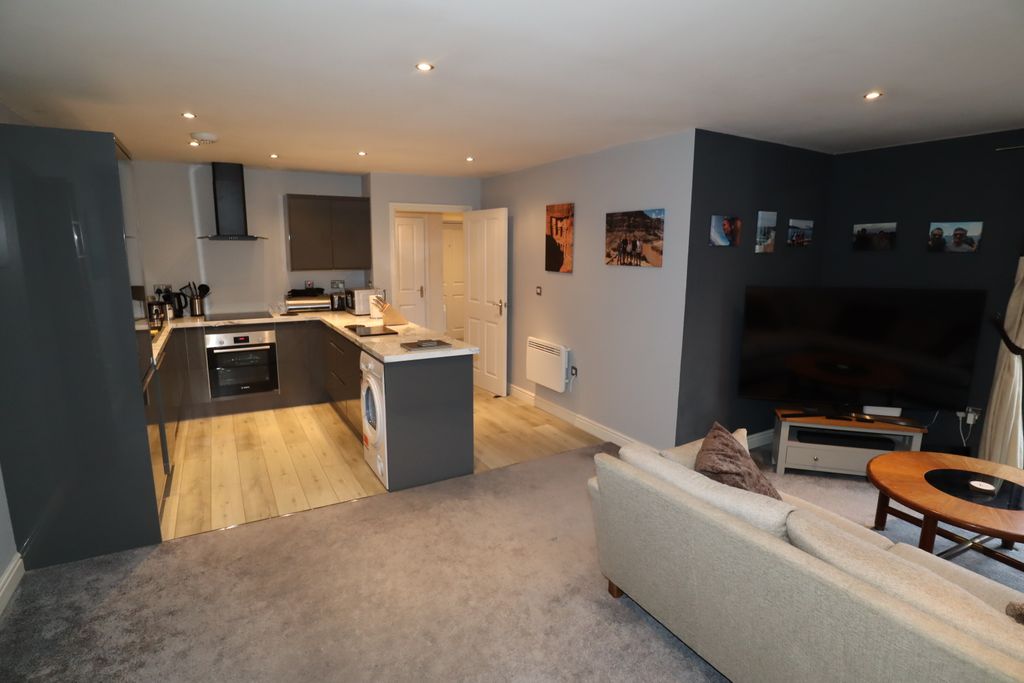 Property photo 3 of 9