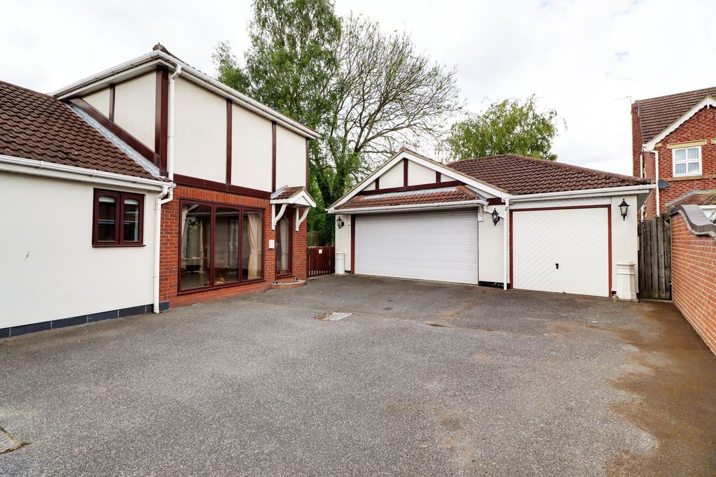 Property photo 2 of 22