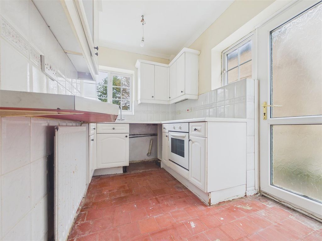 Property photo 3 of 11 Cam01407G0-Pr0115-Still008.Jpg