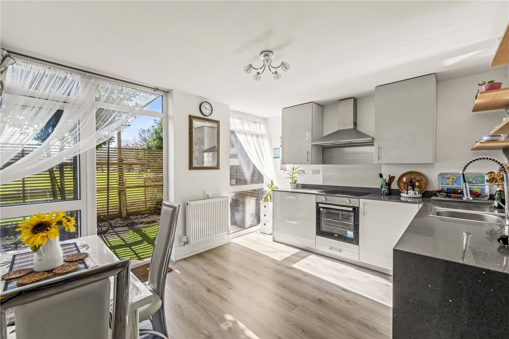 Property photo 3 of 14 Picture No. 11