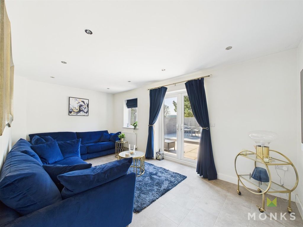 Property photo 3 of 18 Cam01520G0-Pr0168-Still007.Jpg