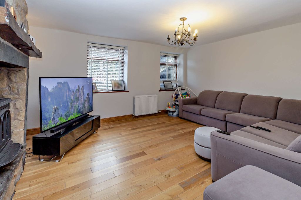 Property photo 3 of 21