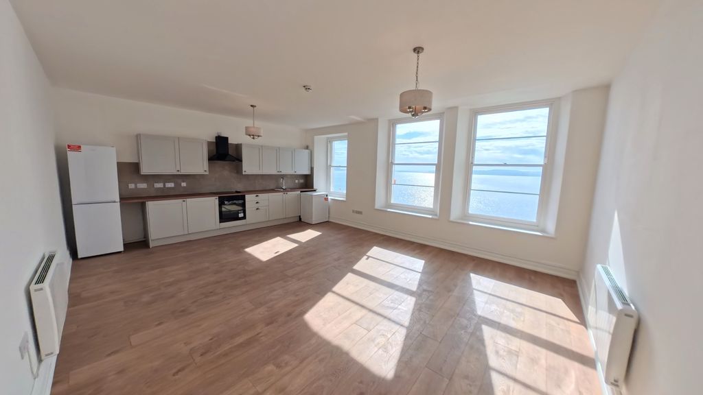 Property photo 2 of 10 Lounge/Kitchen