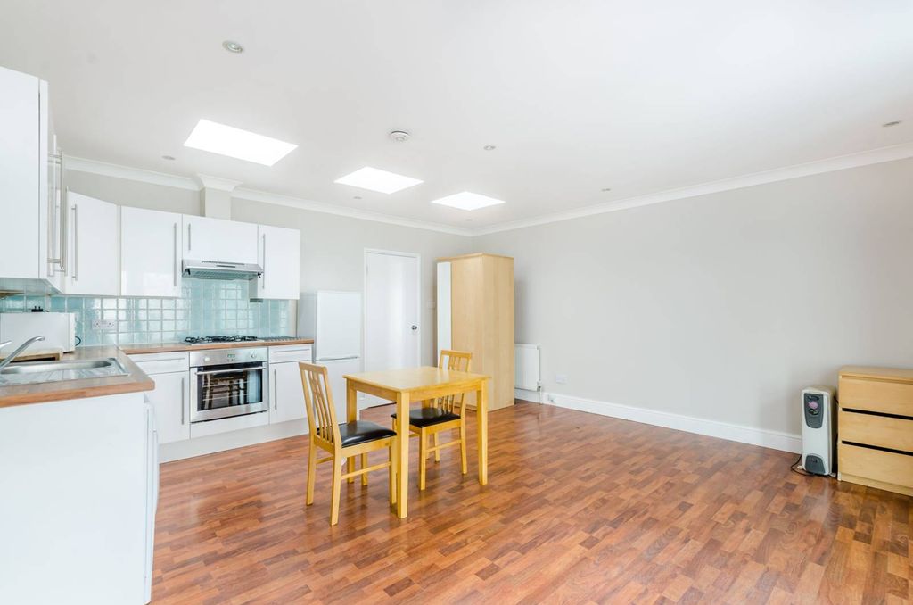 Property photo 3 of 5